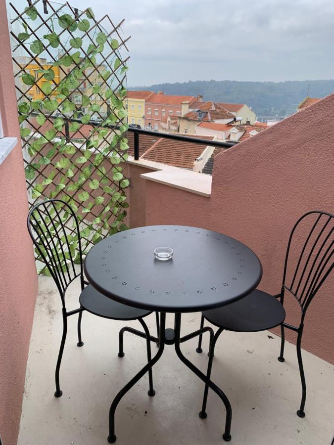 Apartment2 With Terrace And A View Near Amoreiras Lisbona Esterno foto